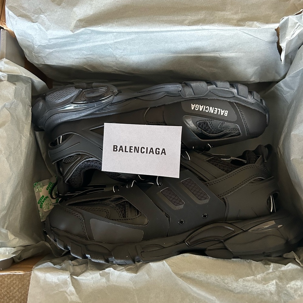 Balenciaga Packaging - Picture 5 of 9
